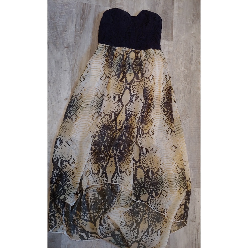 Gorgeous snake pattern, high low dresss ✨